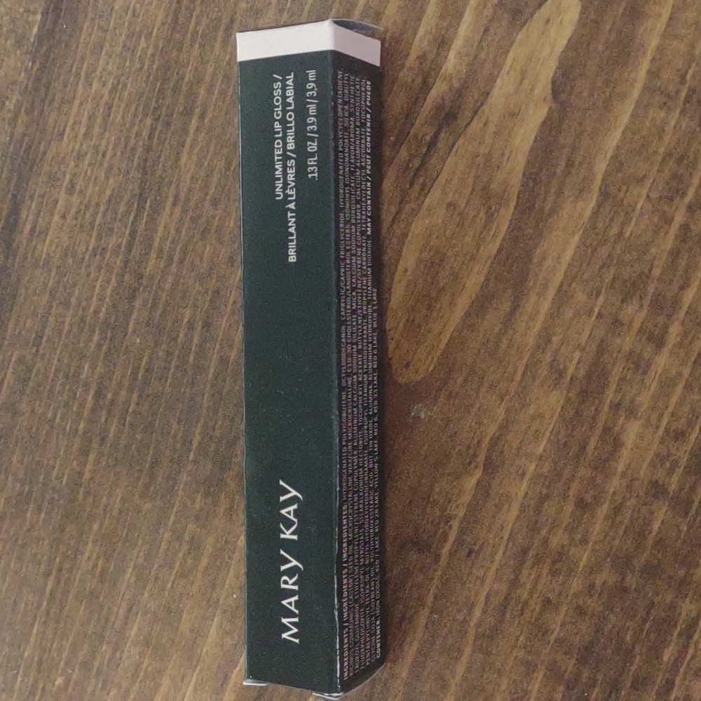 Mary Kay Unlimited lip gloss